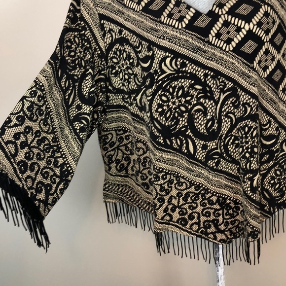 VTG R&M Richards Tan & Black Beaded Fringe V-Neck - Picture 3 of 8